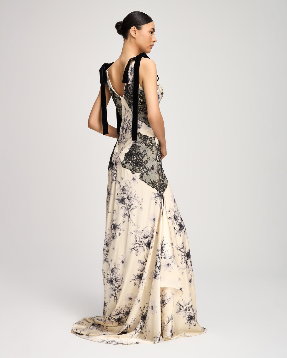 Cinq à Sept Handsketched Floral Antonella Gown
