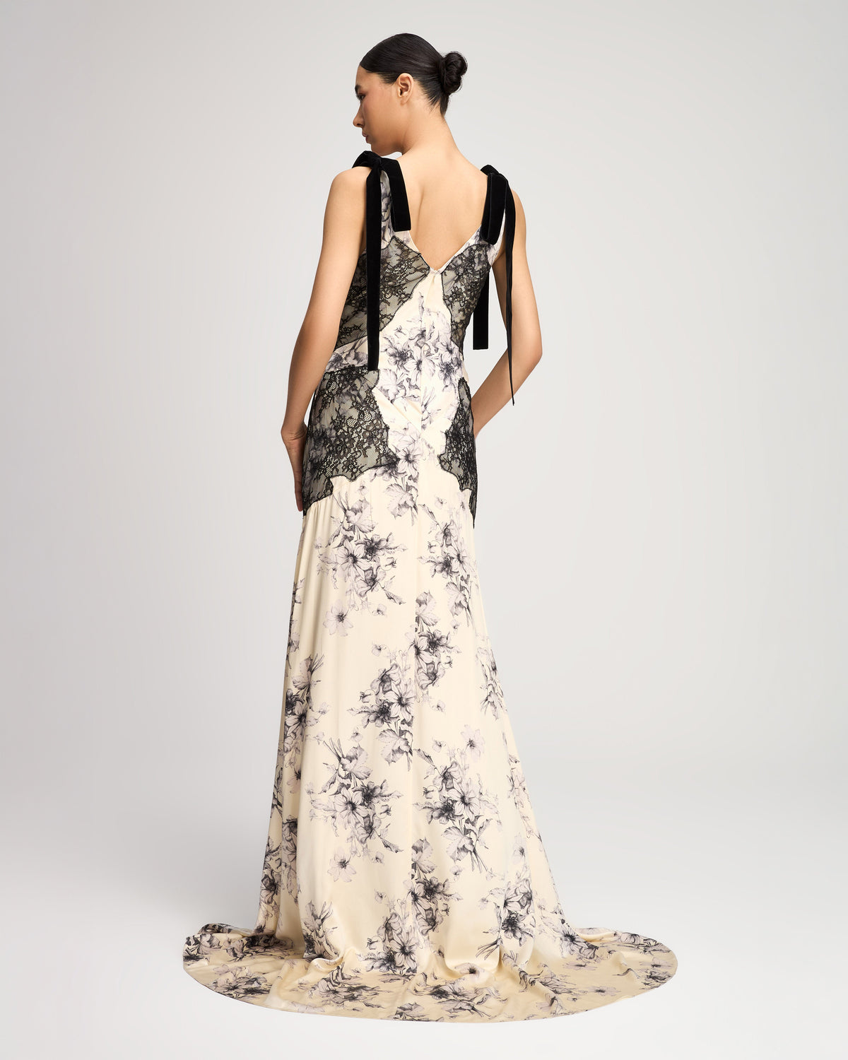 Cinq à Sept Handsketched Floral Antonella Gown