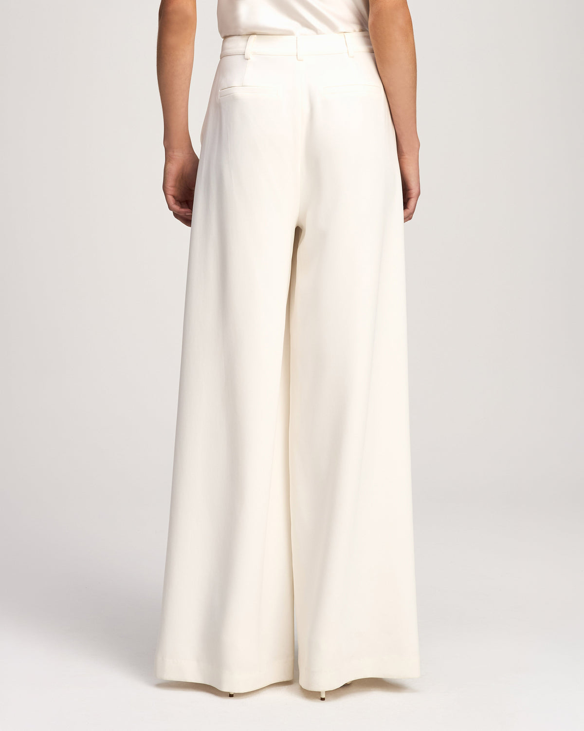 Cinq à Sept Rococo Embroidered Roxane Pant