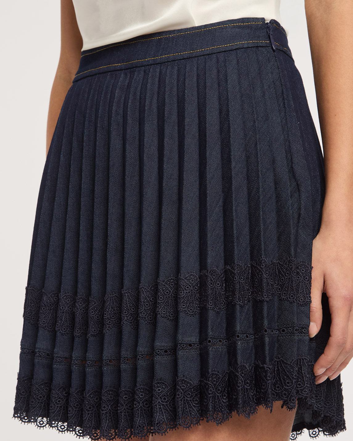 Cinq à Sept Laney Jean Skirt