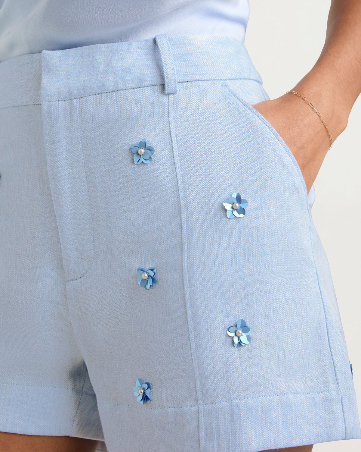 Cinq à Sept Pearl Ditsy Linen Suiting Tora Short